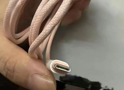 大安镇苹果15维修店分享iPhone15USB-C数据线长啥样